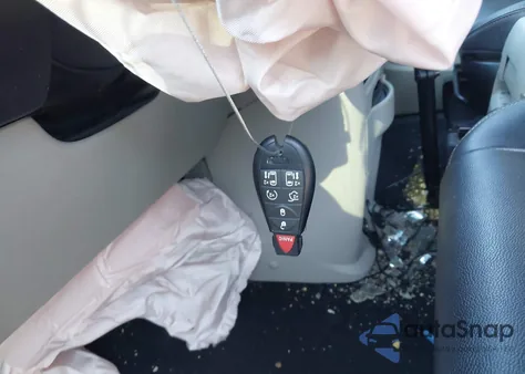 2016 Chrysler Town & Country Touring from USA, damaged, VIN 2C4RC1BG5GR194264